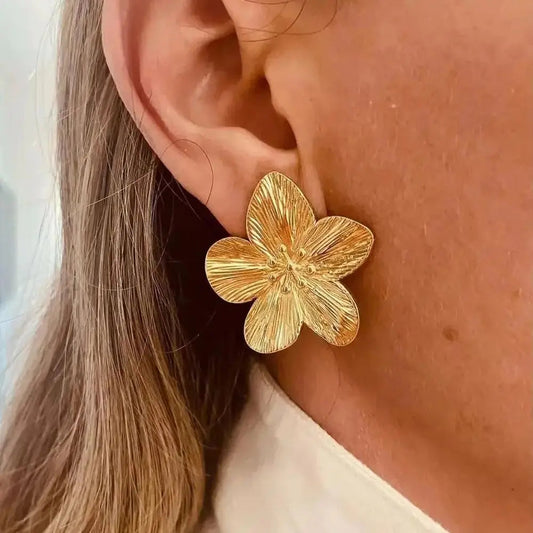 Elegant Bloom 18k Gold Plated Hypoallergenic Vintage Stud Earrings