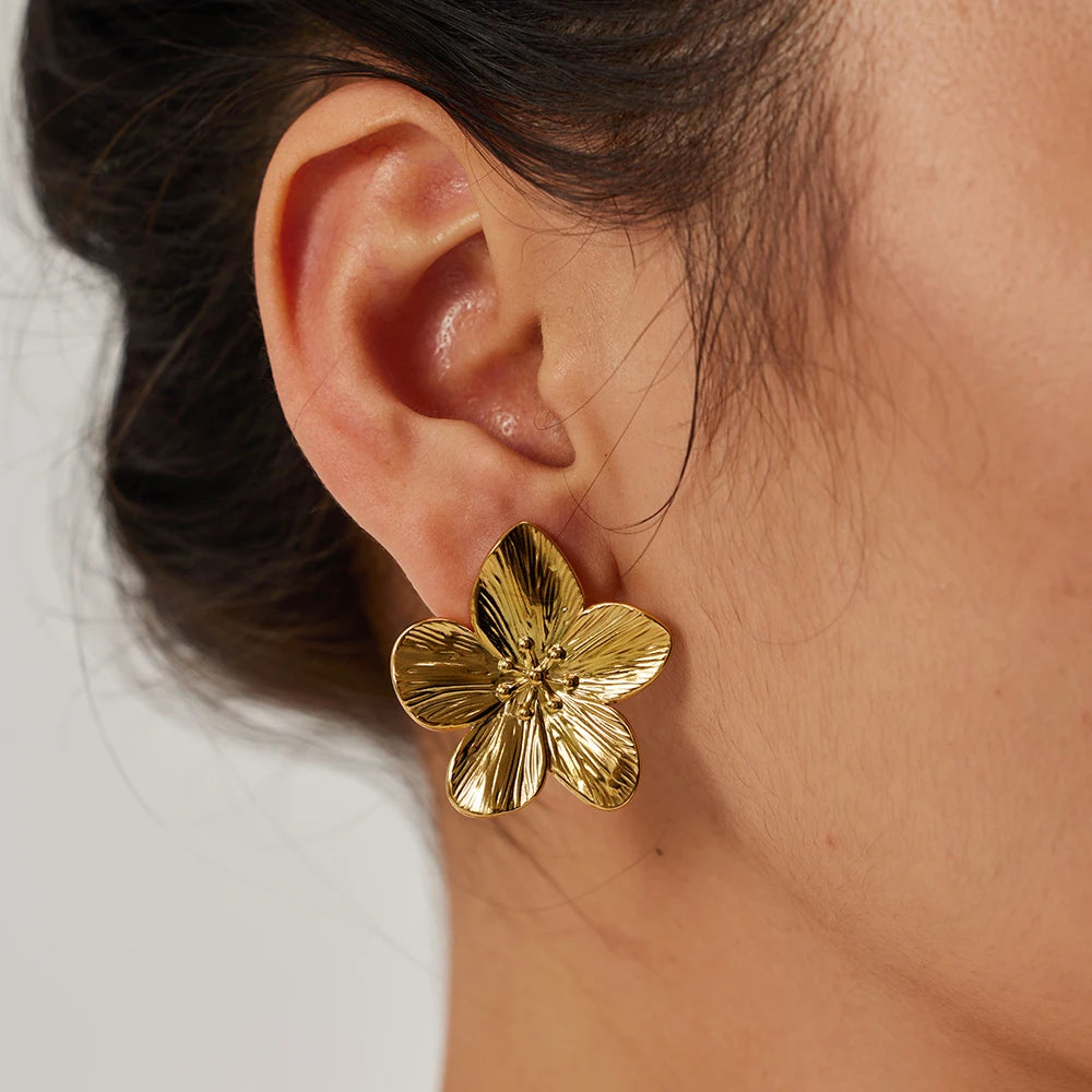 Elegant Bloom 18k Gold Plated Hypoallergenic Vintage Stud Earrings